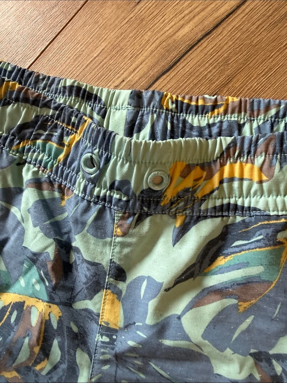 Salt Life Women's Leaf-Print Elastic Waist Shorts - Green beach bottom xl